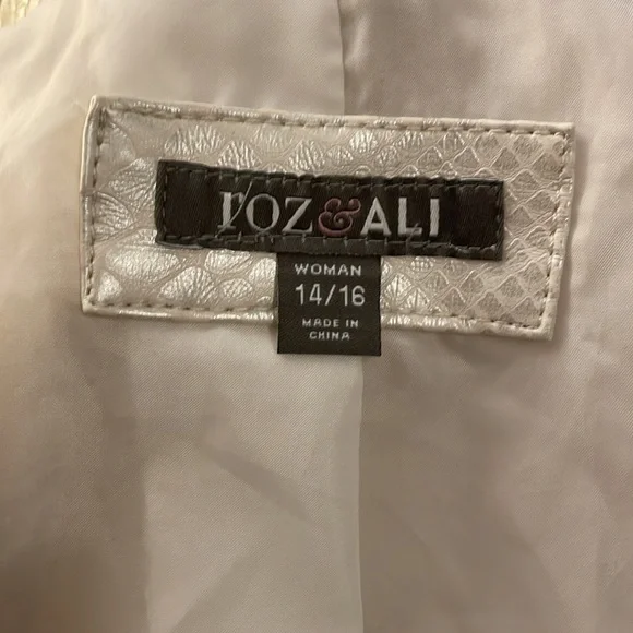 Roz & Ali faux leather animal print cream jacket with lining - Picture 7 of 9